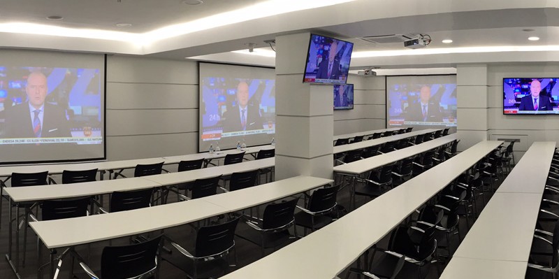 Ultima tecnología en sala polivalente Melior tecnología aula