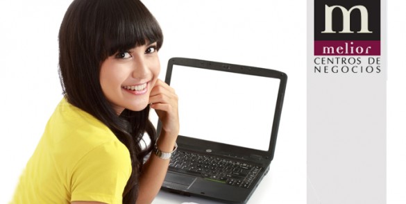 FotoChica Chica con ordenador